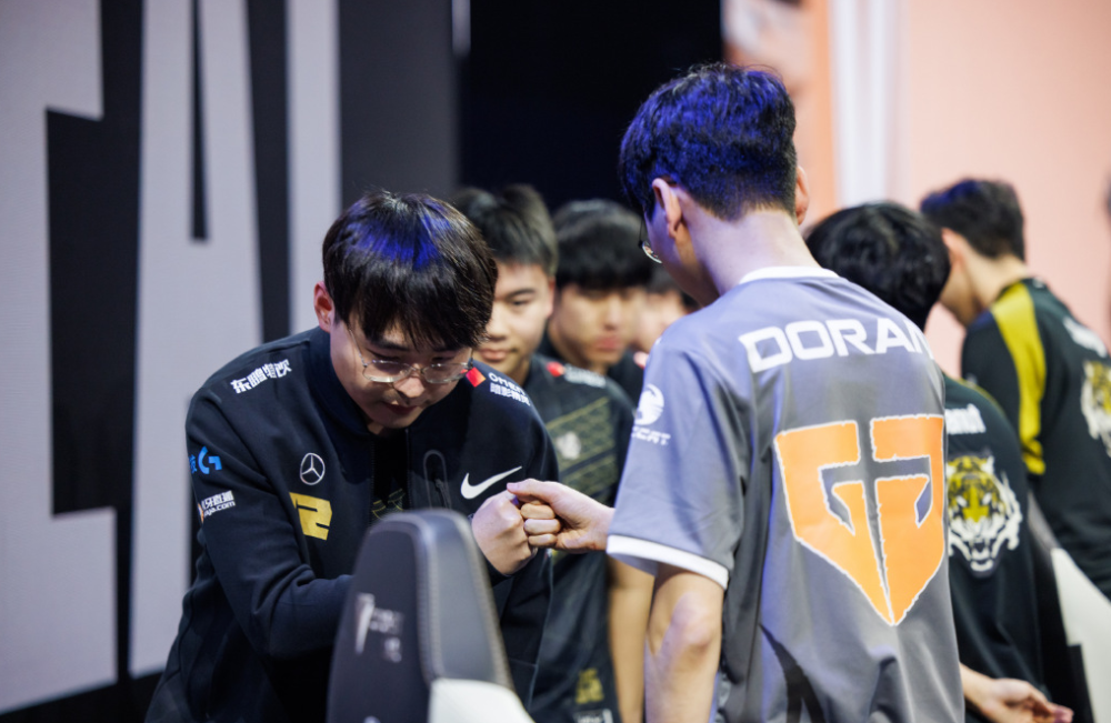 KT翻盘TSM，Crisp开启传奇时刻焦点之战入围赛，让粉丝疯狂欢呼的简单介绍