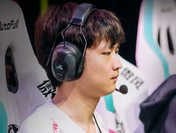 包含FNC绝杀HKA，Meiko开启传奇时刻鏖战多局淘汰赛，锁定晋级资格的词条