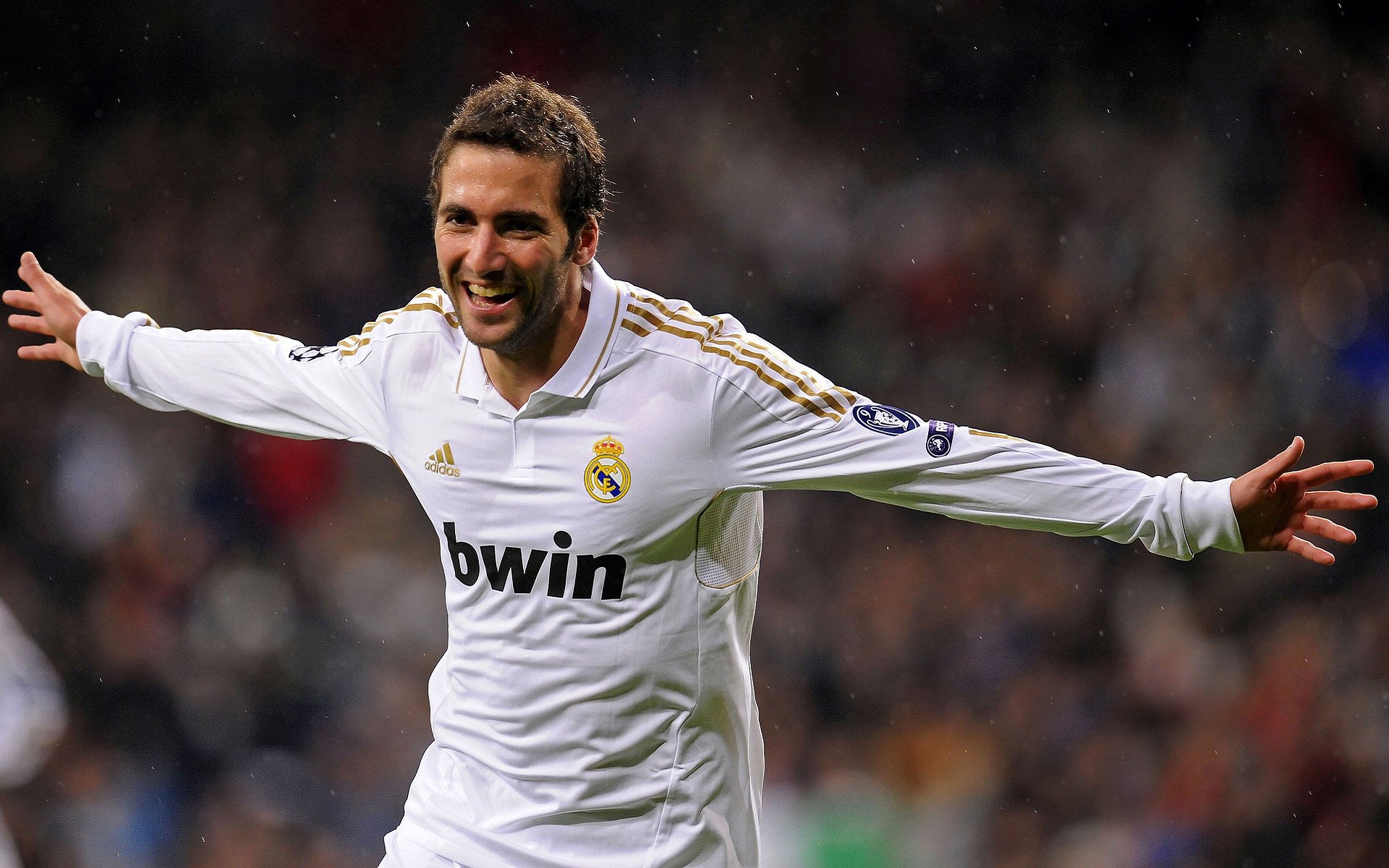 太阳隔空联动文班亚马？一边CBA压制战，一边欧冠少年叙事诗